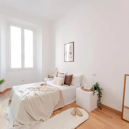 דירה Two-bedroom Arco Flat With Free Parking מילאנו
